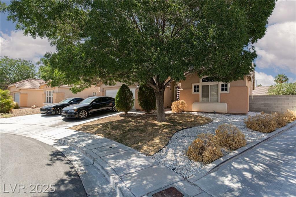 Property Photo: 2631 Bed Knoll Court NV 89031
