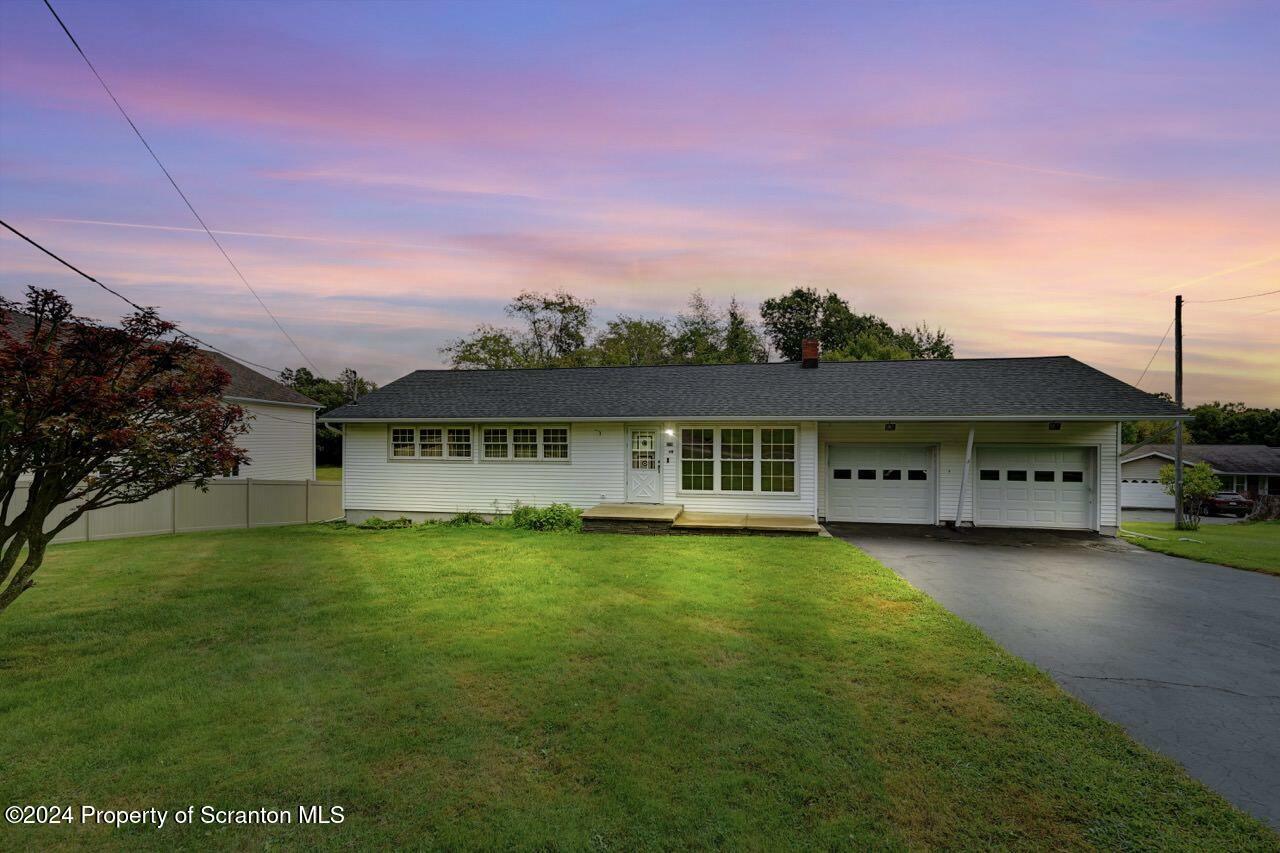 Property Photo: 710 Griffin PA 18444