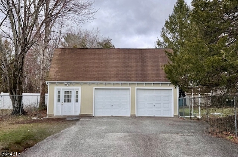 Property Photo: 9 Ruskin Rd NJ 07438