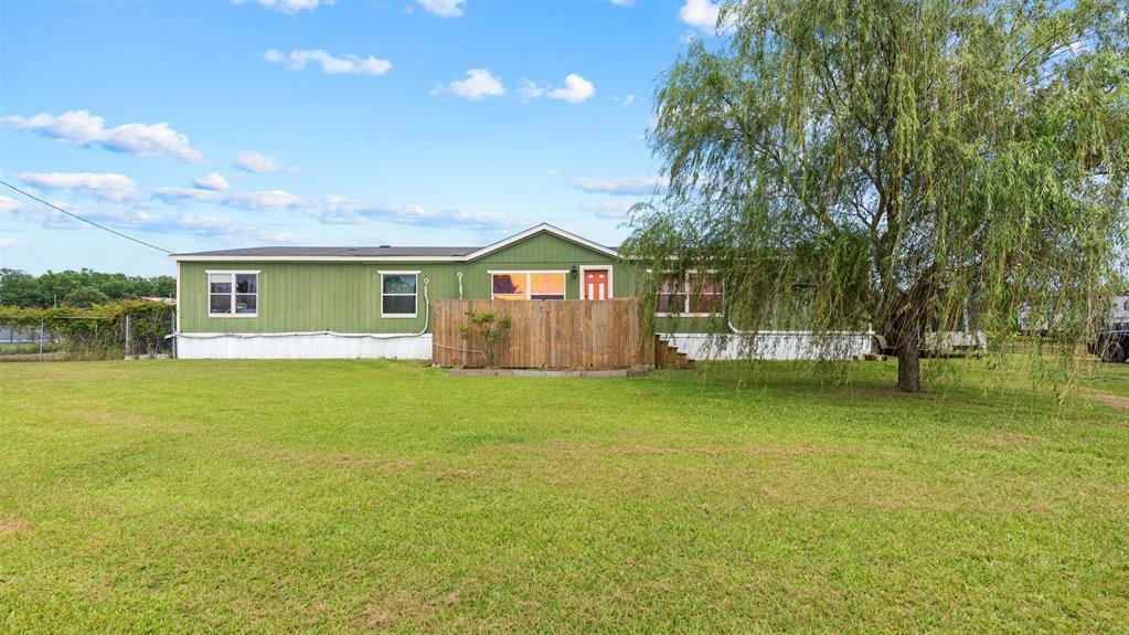 Property Photo: 333 County Road 4923 TX 77535