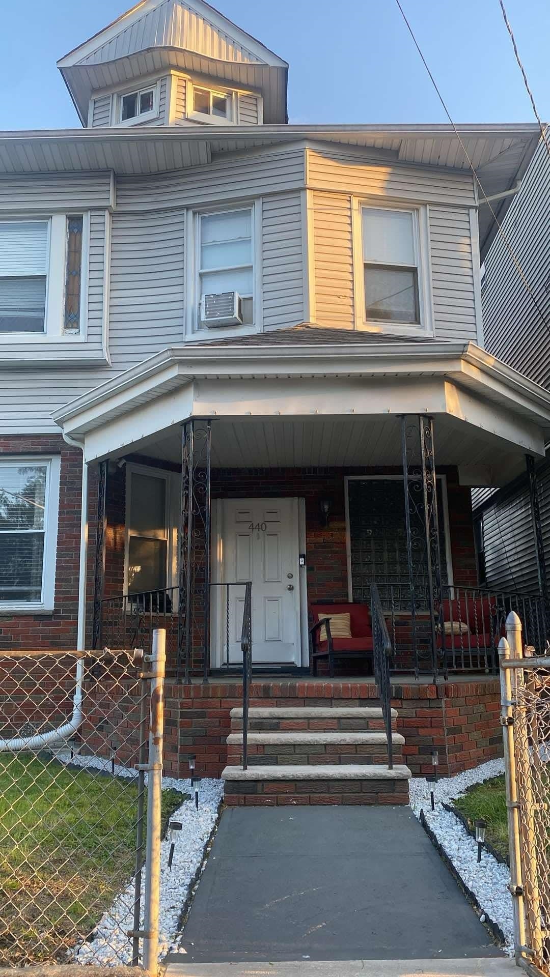 440 Park Ave  Paterson NJ 07504 photo