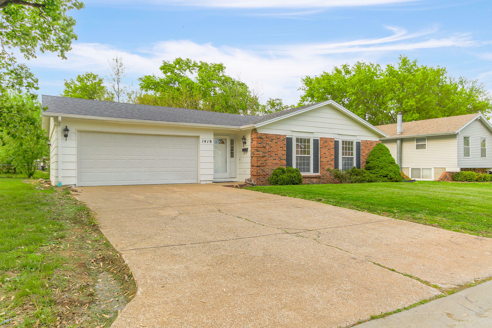 Property Photo: 1419 Rosebud Street MO 65265