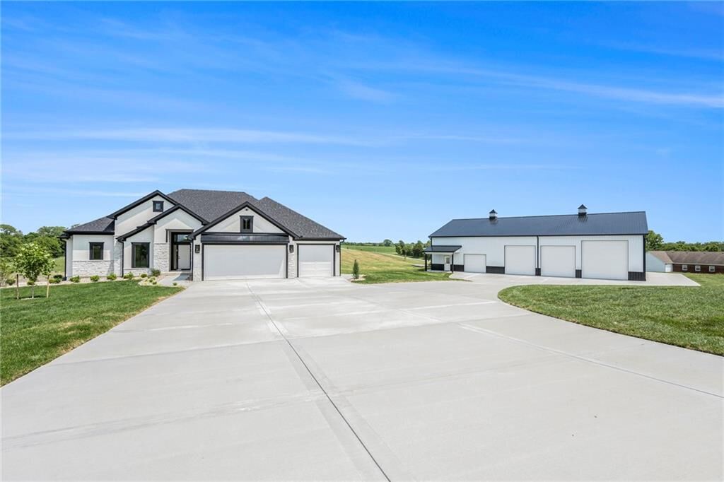 Property Photo:  10075 NW Hillsboro Road  MO 64079 