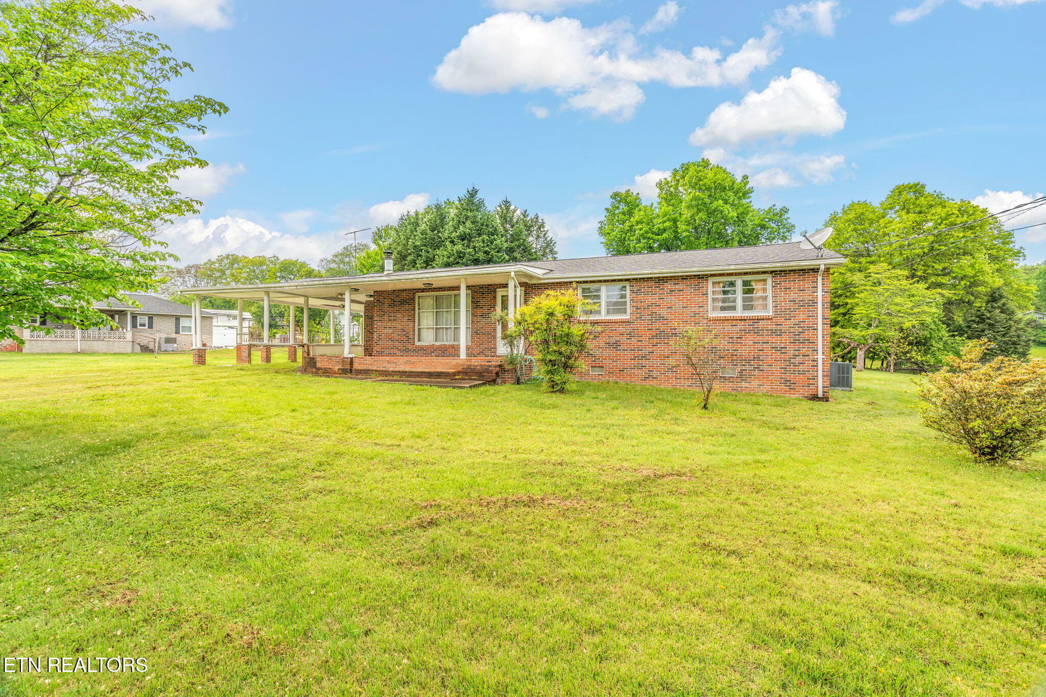 Property Photo: 205 N Walker Ave TN 37854
