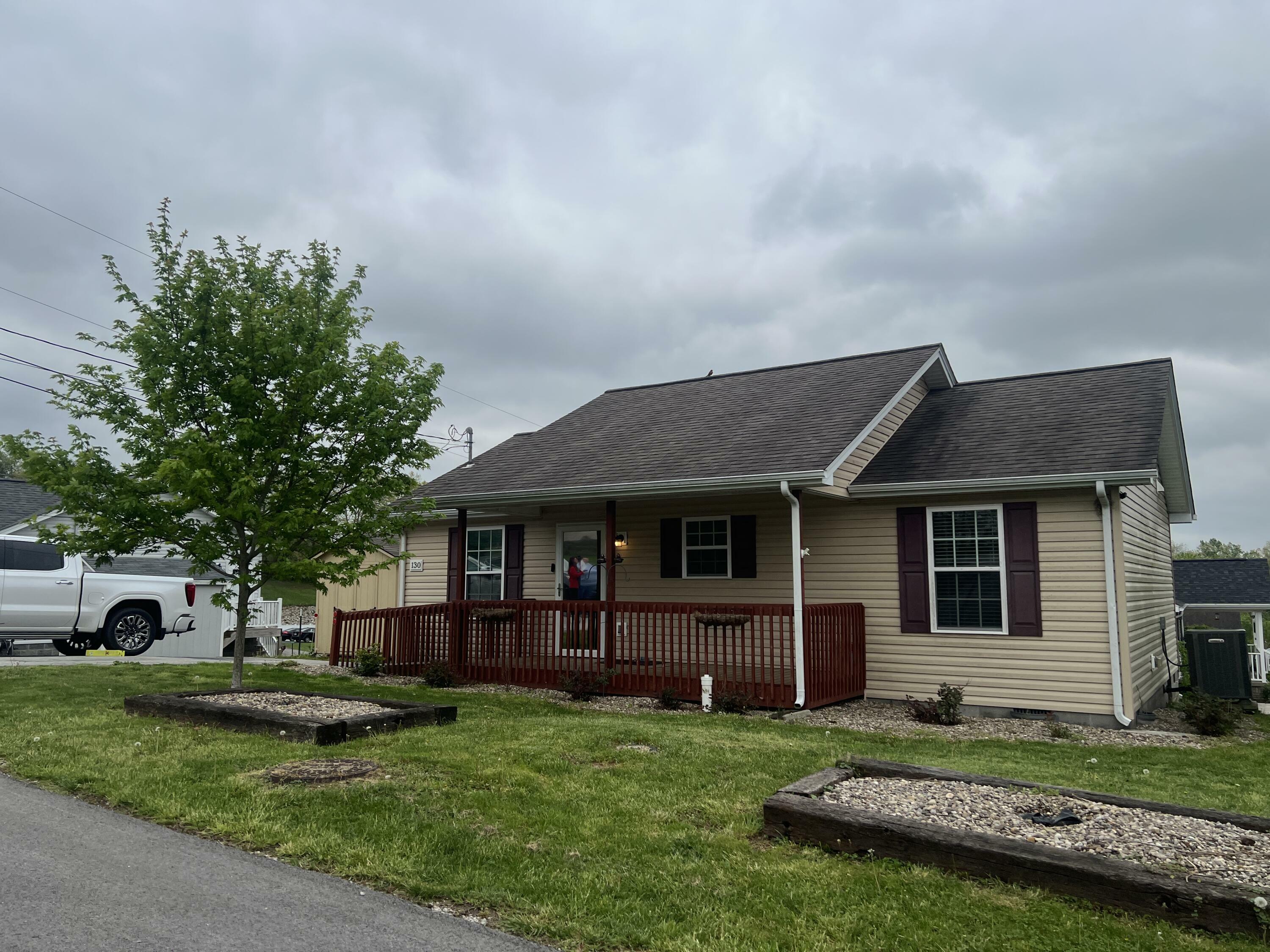 Property Photo: 130 Luallen Ln Lane KY 40351