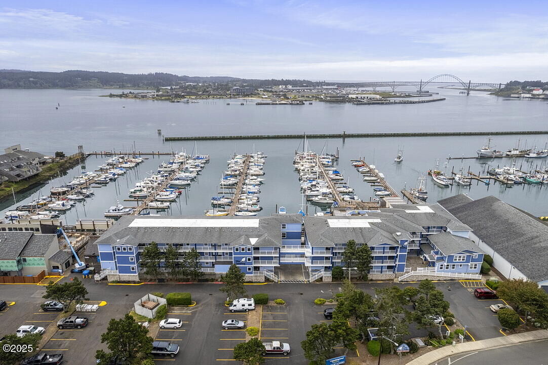 Property Photo: 890 SE Bay Boulevard 108 OR 97365