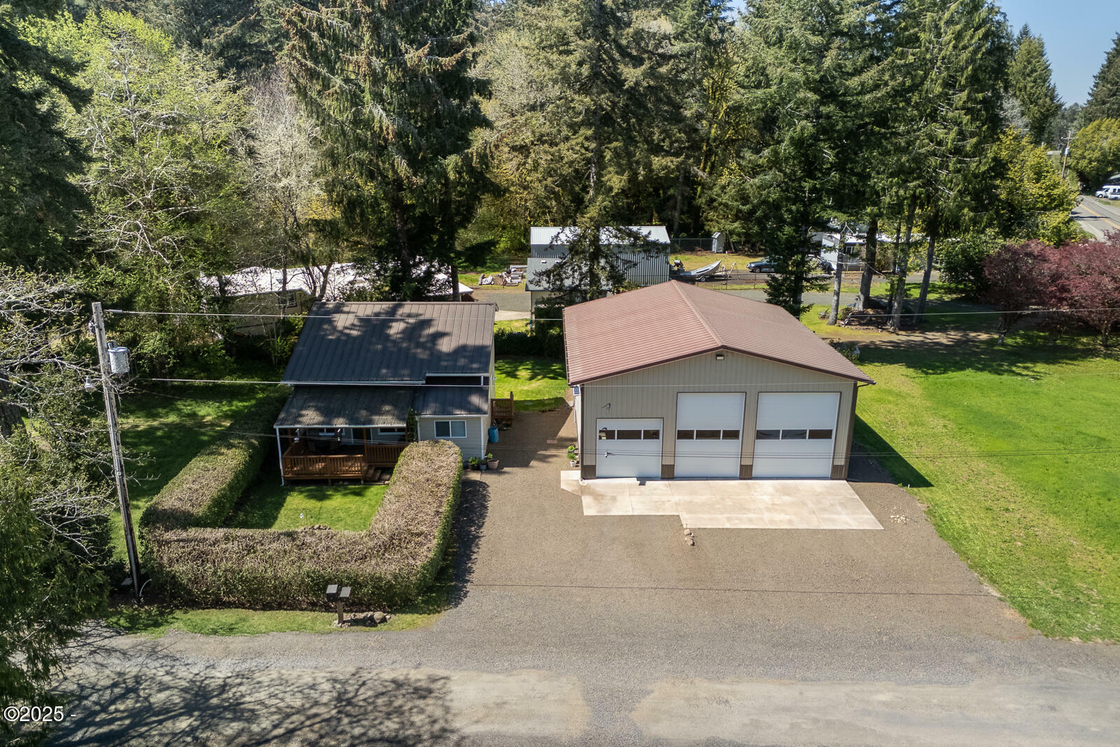 Property Photo: 24 N Trout Ln OR 97368
