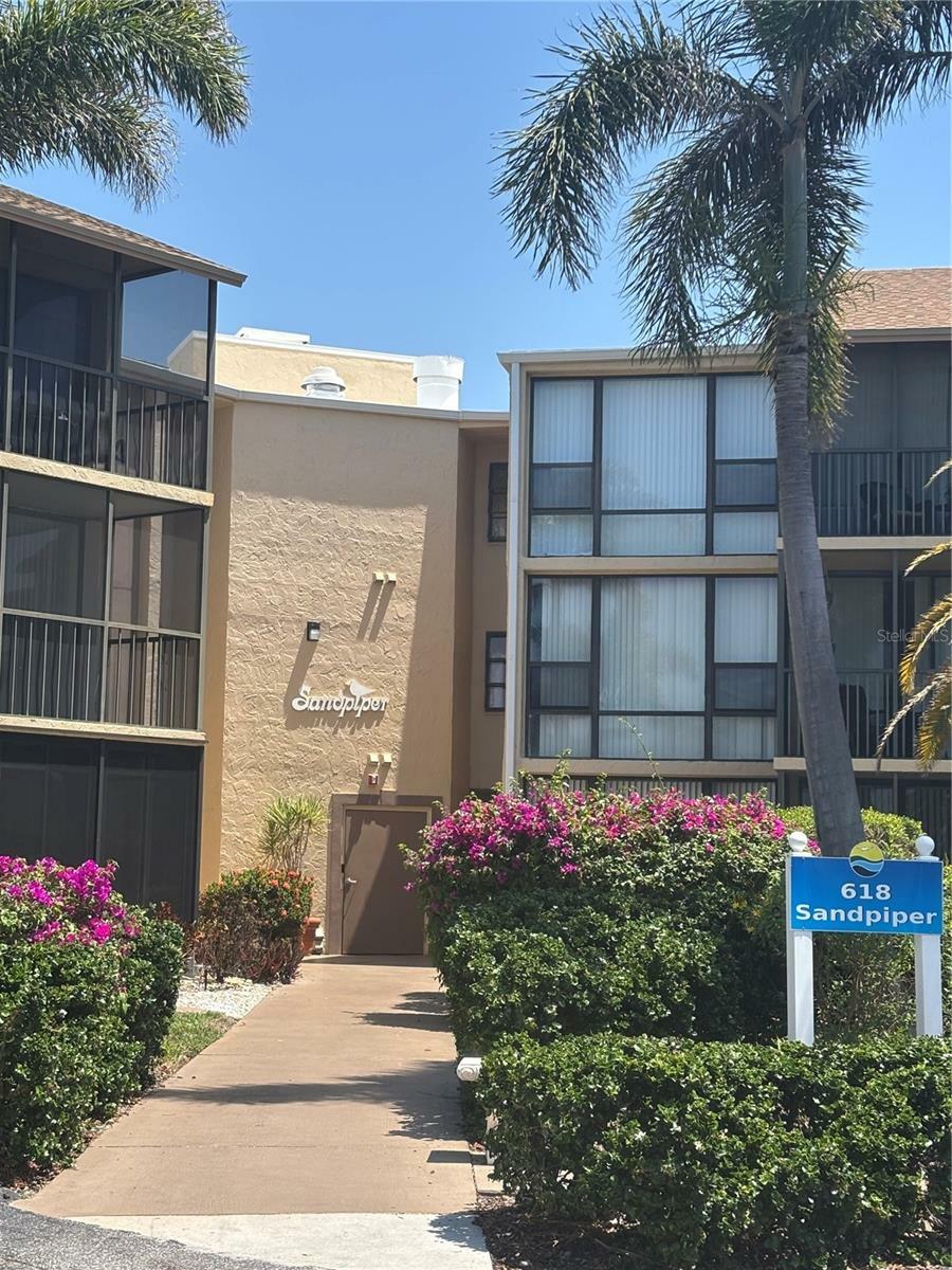 Property Photo: 618 Bird Bay Drive S 109 FL 34285
