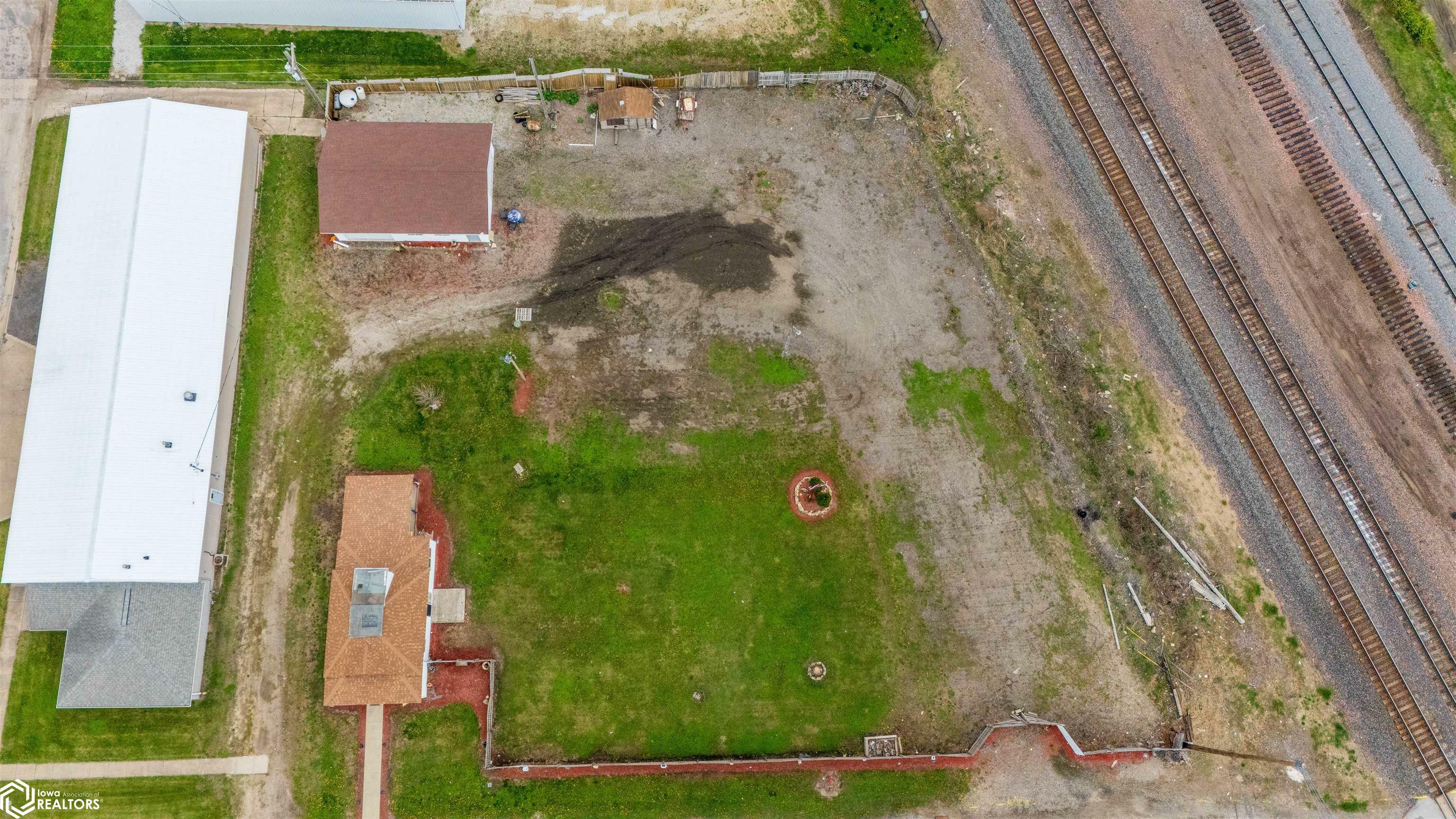 Property Photo: 704 &Amp 706 S 6th Street IA 50158