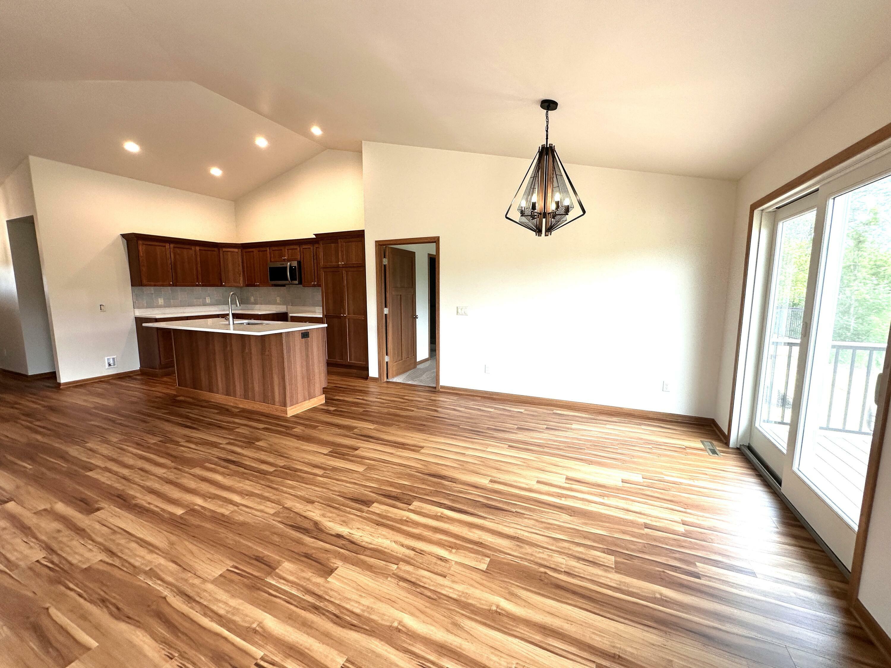 Property Photo: 552 Raybern Ct 19 WI 53075