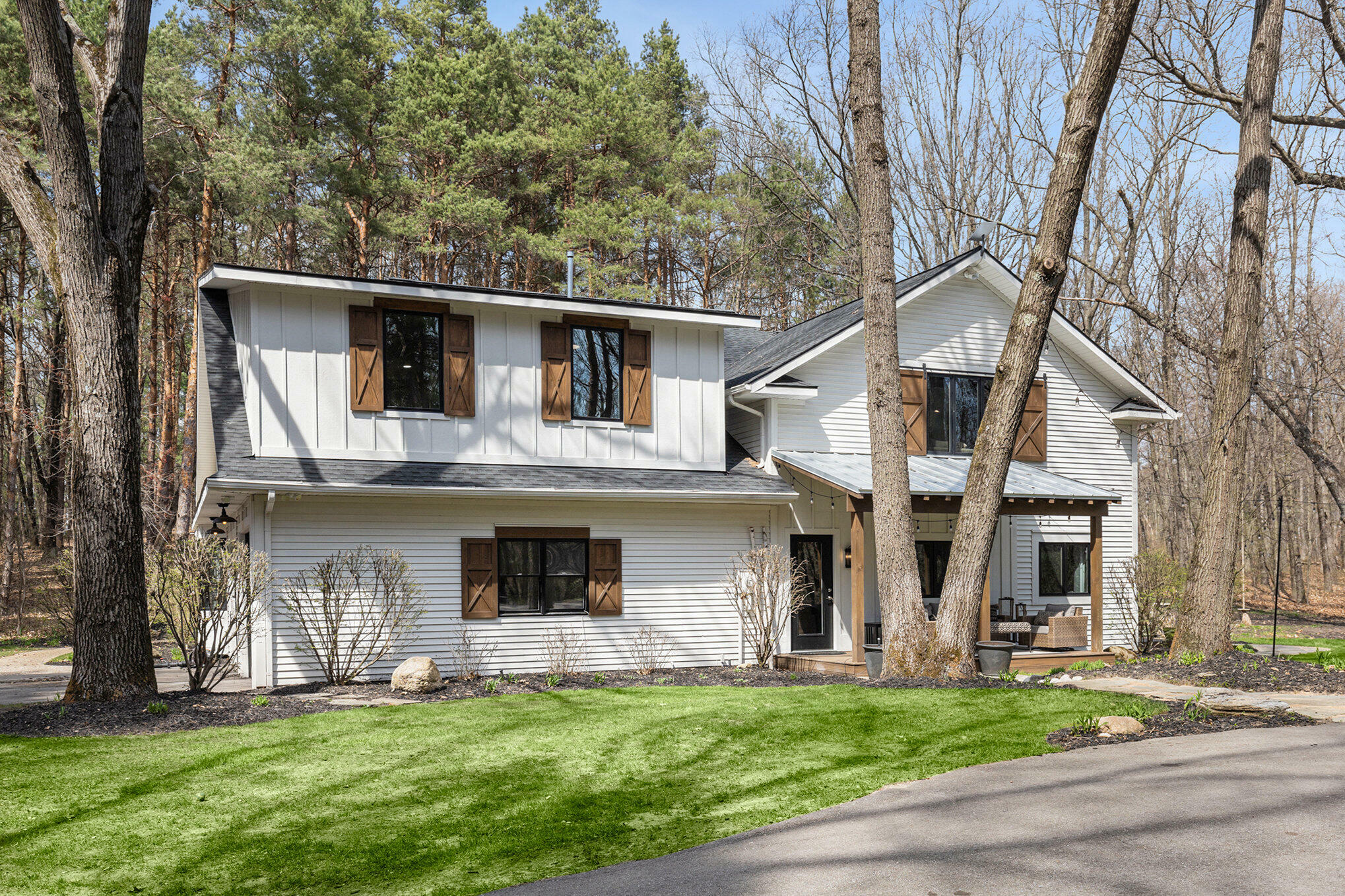 Property Photo: 1570 Cramton Avenue NE MI 49301