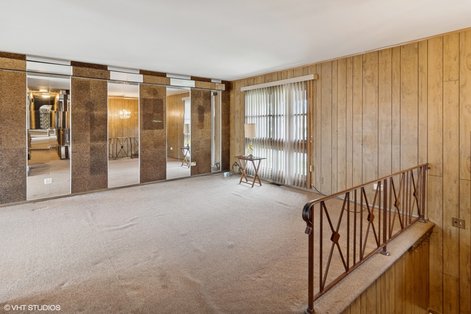 Property Photo: 1096 Valley Stream Drive IL 60090