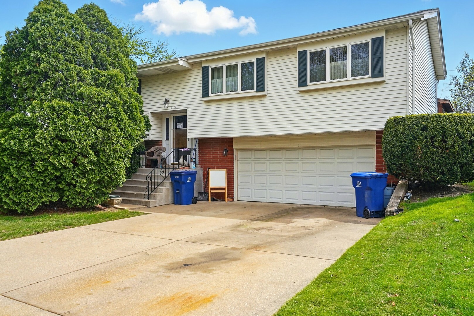 Property Photo: 8729 Willow Road IL 60457