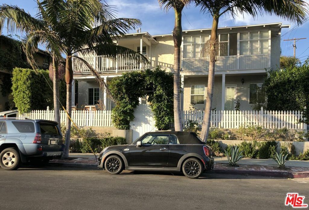 252 Hampton Drive  Venice CA 90291 photo