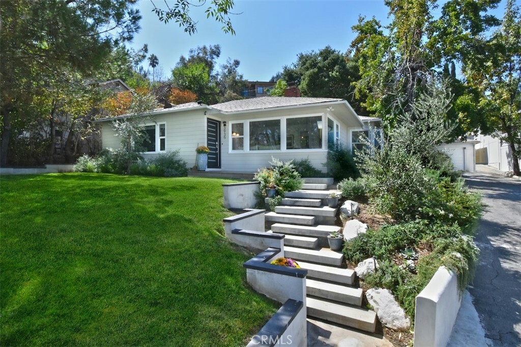 3935 Kentucky Drive  Los Angeles CA 90068 photo