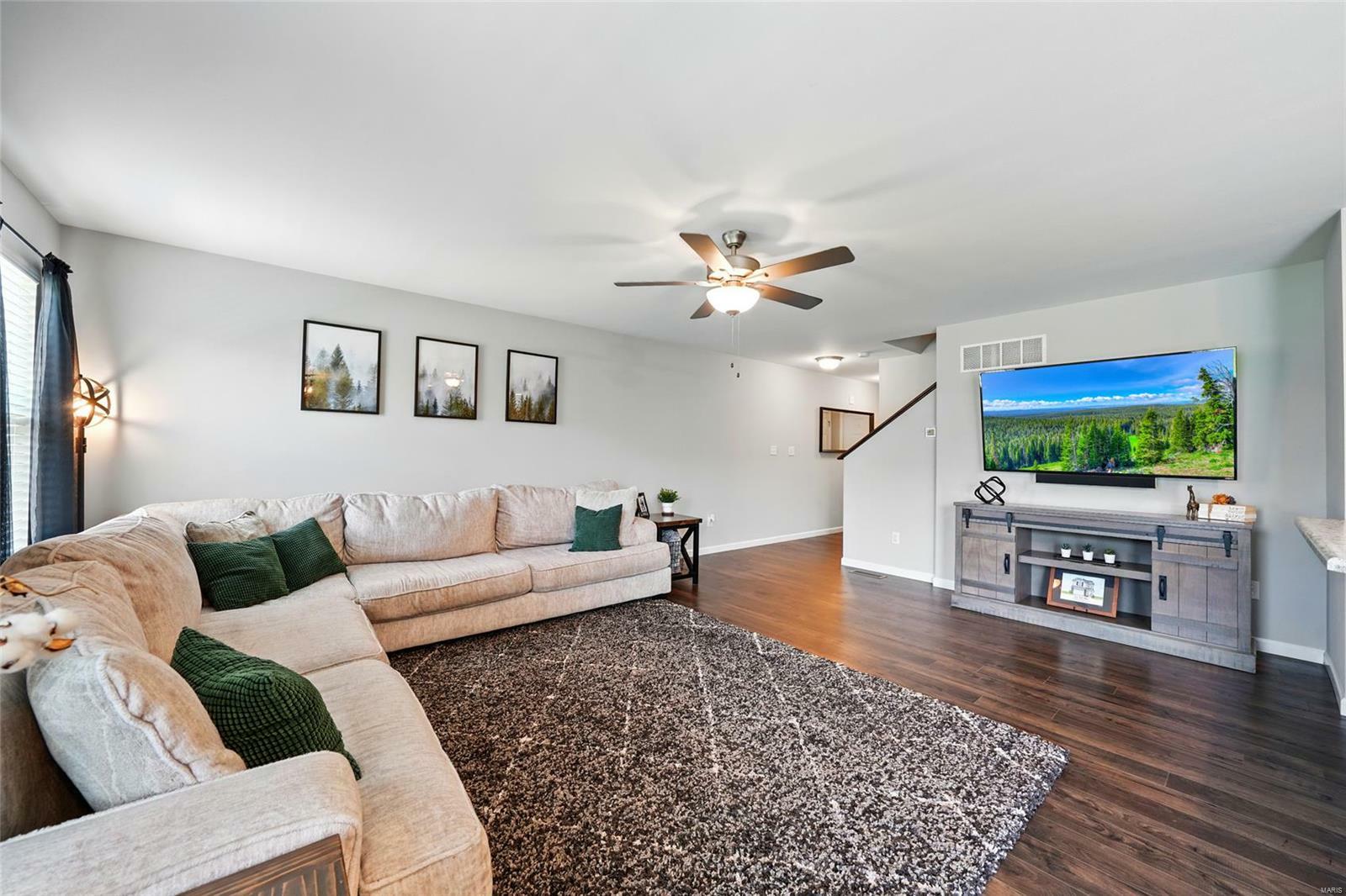Property Photo: 329 Charlestowne Place Drive MO 63301