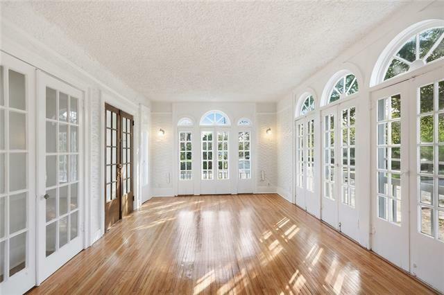 Property Photo: 4237 Fontainebleau Street A LA 70125