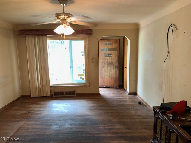Property Photo: 1113 Waverly Road OH 44095