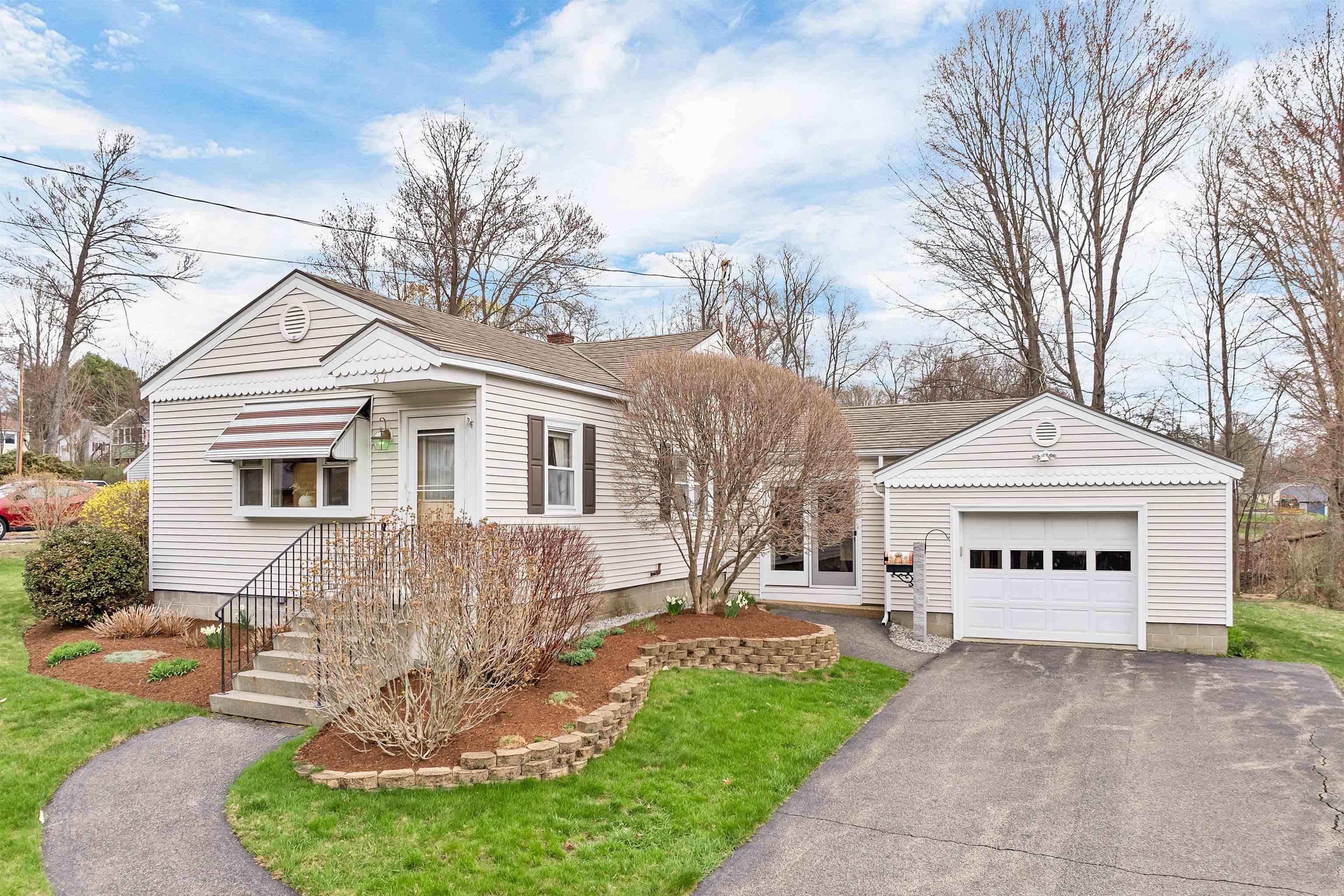 Property Photo: 37 Beaton Street NH 03235