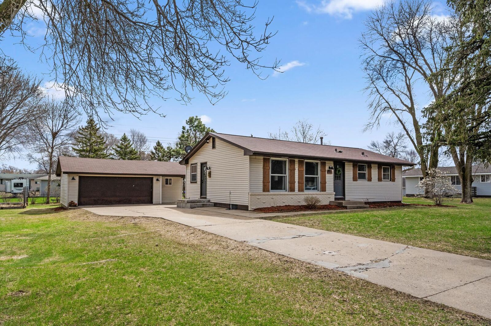 Property Photo: 10532 Sumter Avenue N MN 55445