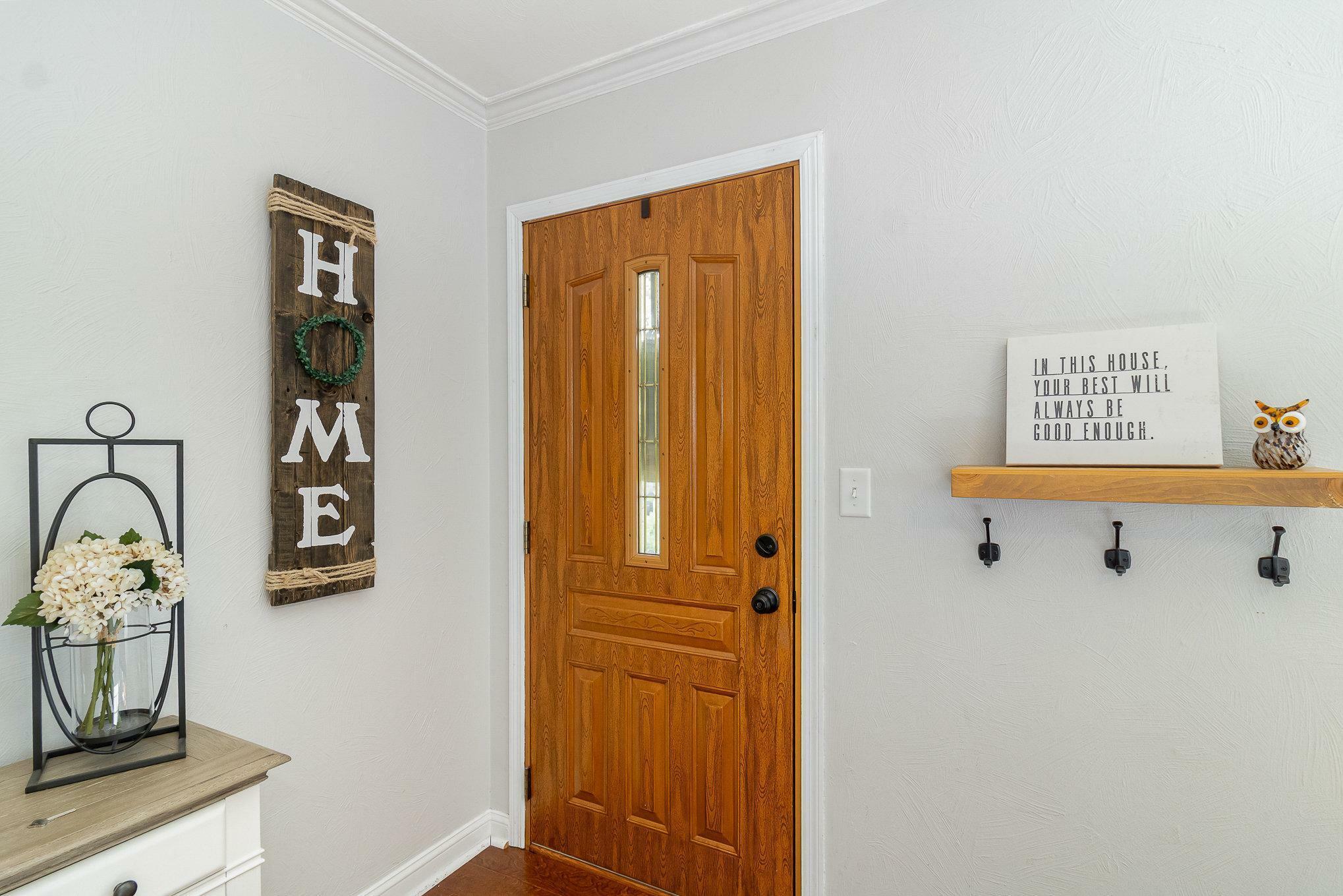 Property Photo: 1261 Cherokee Avenue MN 55118