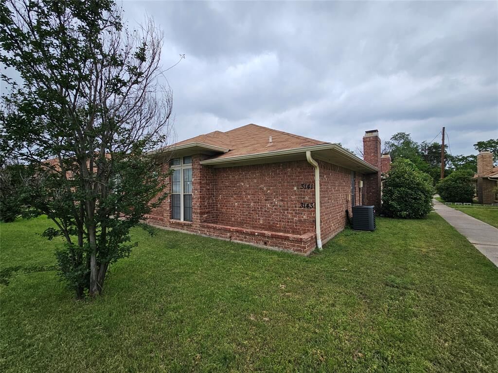 Photo de la propriété:  3141 Tudor Lane 3141  TX 75060 
