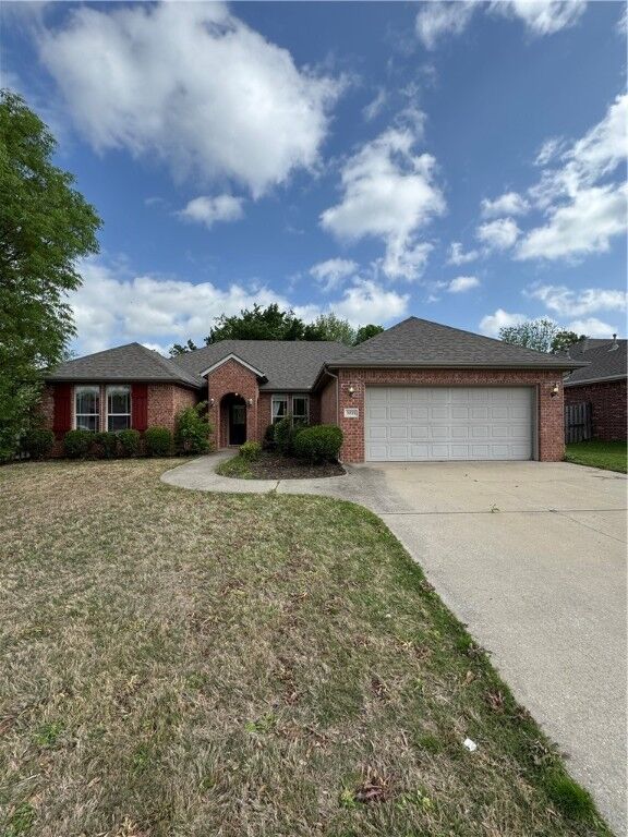 Property Photo:  3232 W Drakestone Street  AR 72704 