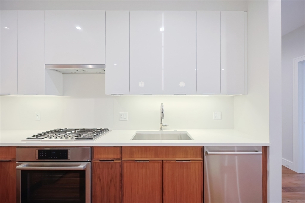 Property Photo:  99 Sumner St 312  MA 02128 