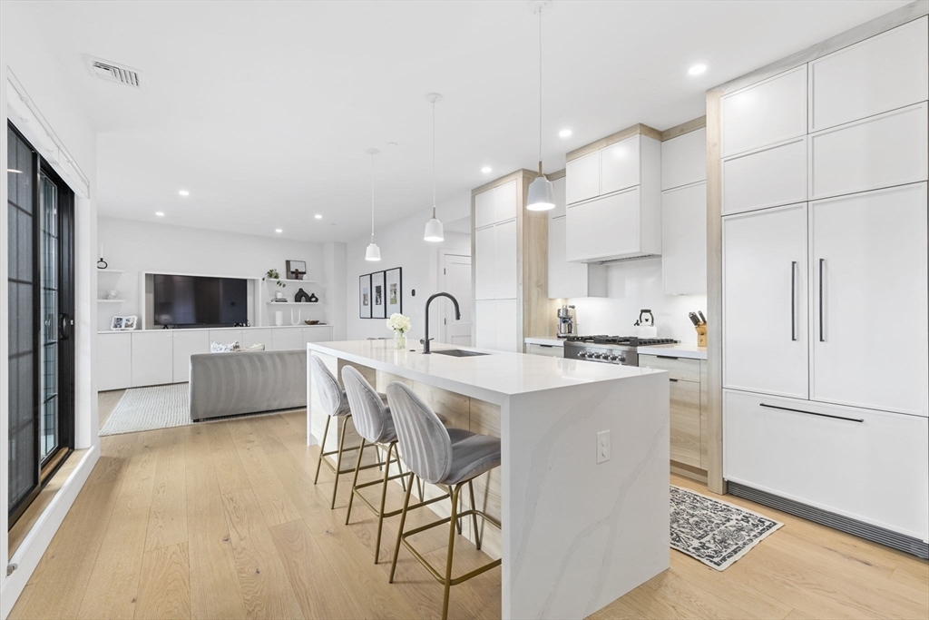 Property Photo: 4 Payne St 1 MA 02122