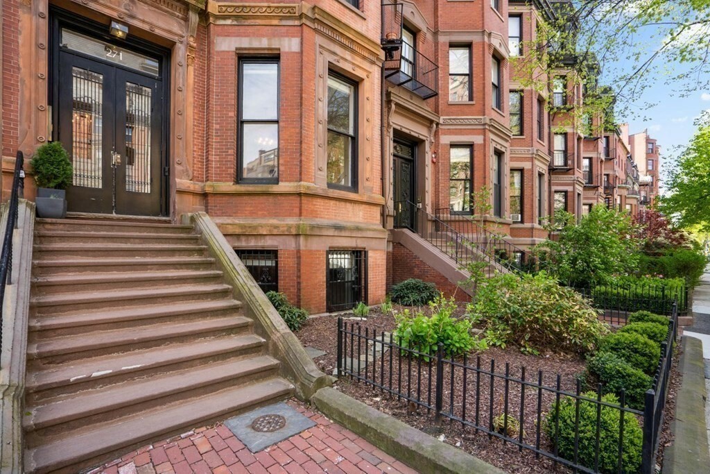 Property Photo: 271 Beacon Street 1 MA 02116