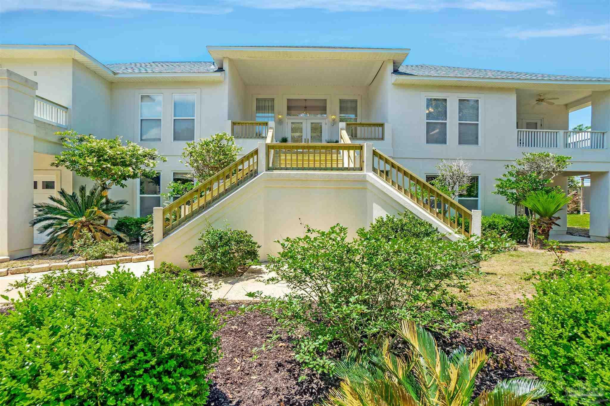 Property Photo: 7208 Bayshore Dr FL 32583