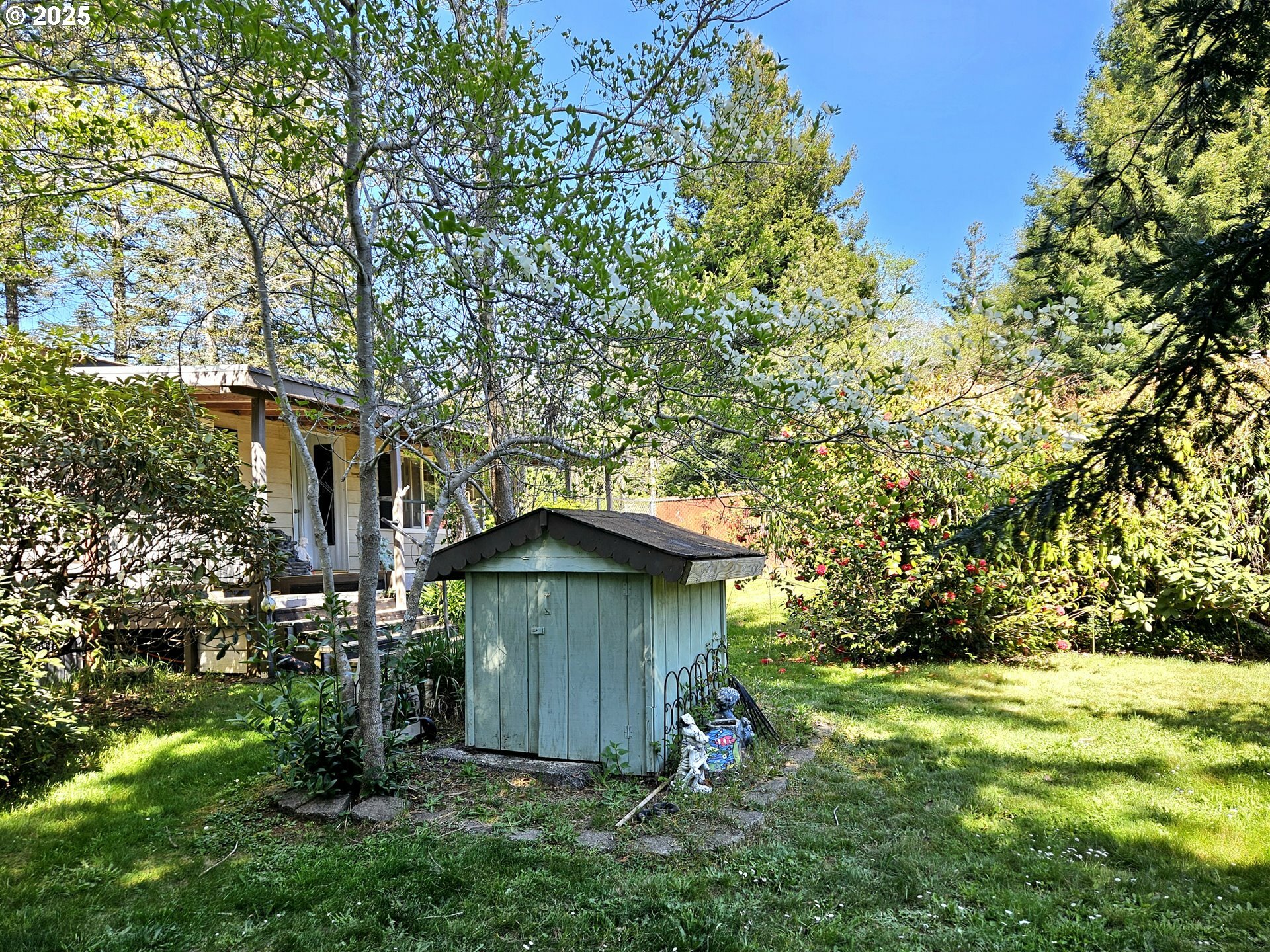 Property Photo: 96503 Alder Ridge Rd OR 97415