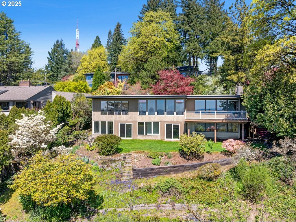 Property Photo: 1663 SW Westwood Dr OR 97239