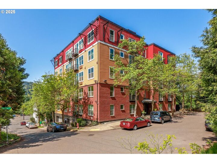 Property Photo:  8712 N Decatur St 105  OR 97203 