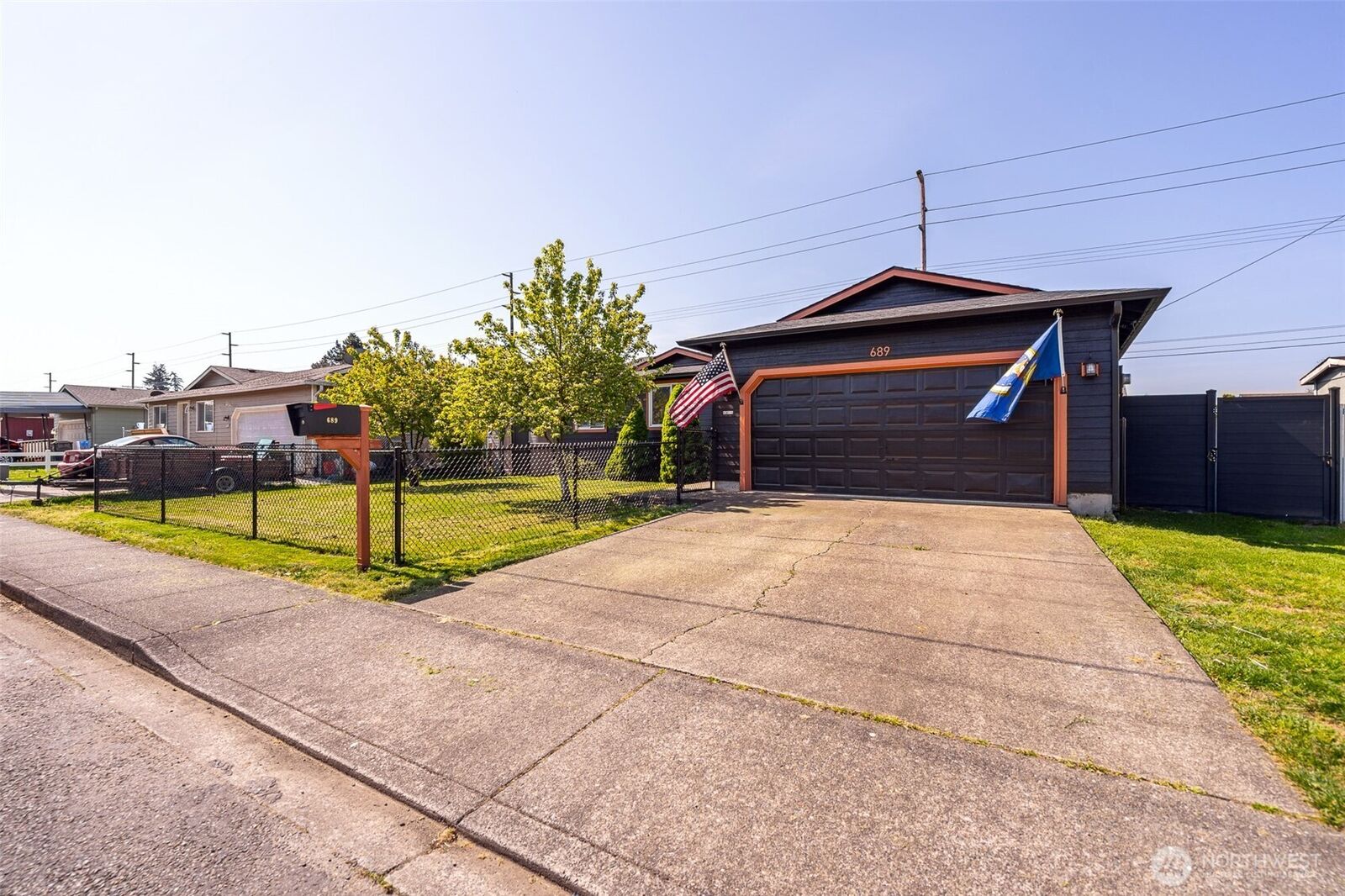 Property Photo:  689 SW William  WA 98532 