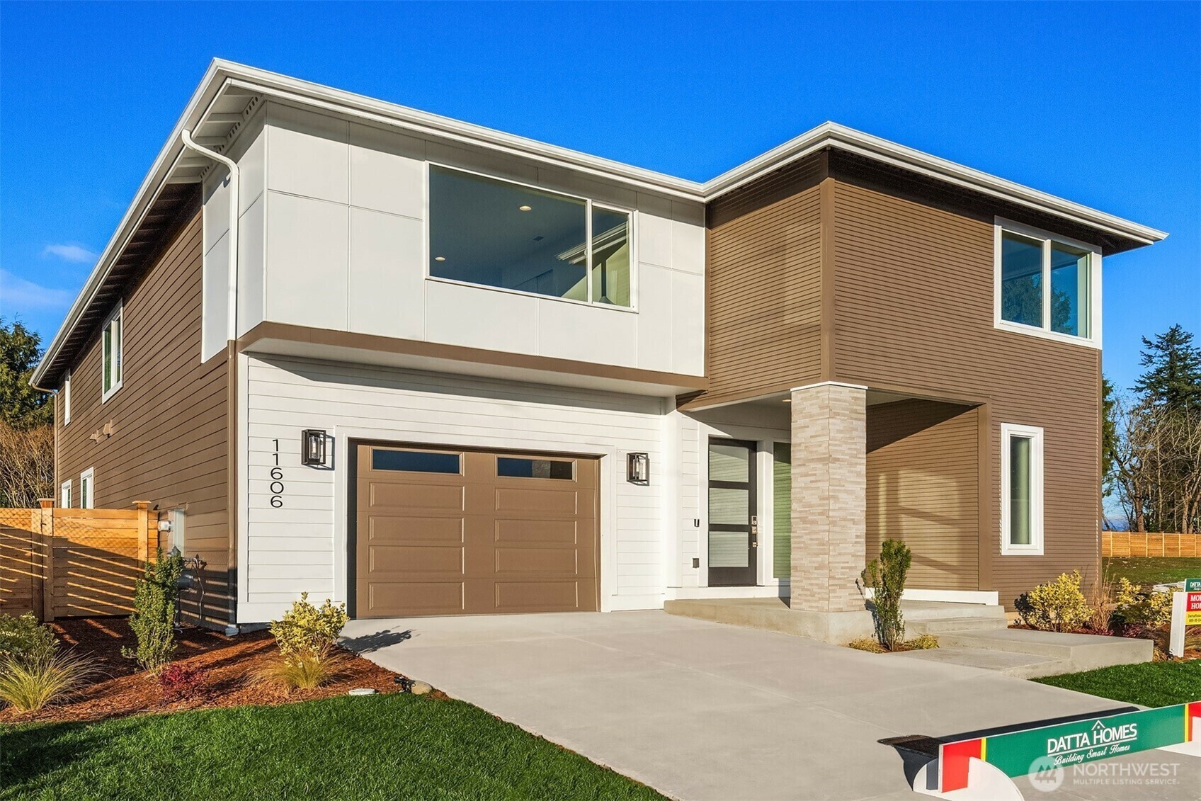 Property Photo:  11612 SE 196 Street 1  WA 98031 