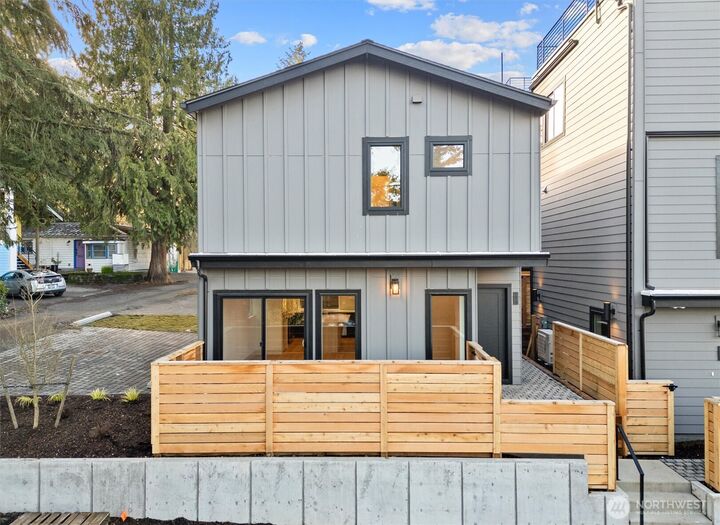 Property Photo: 9819 15th Avenue NE WA 98115