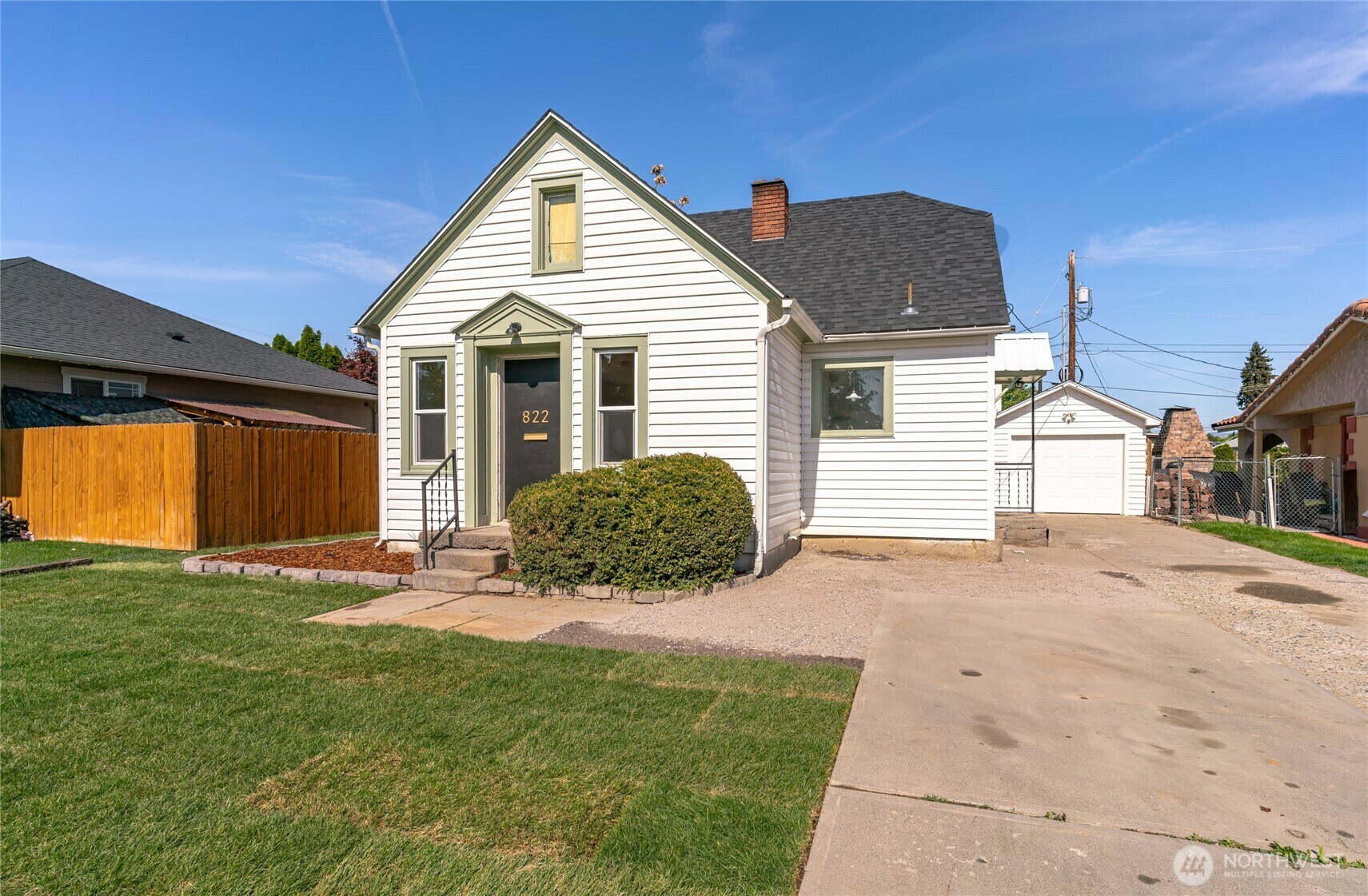 Property Photo: 822 Yakima Street WA 98801