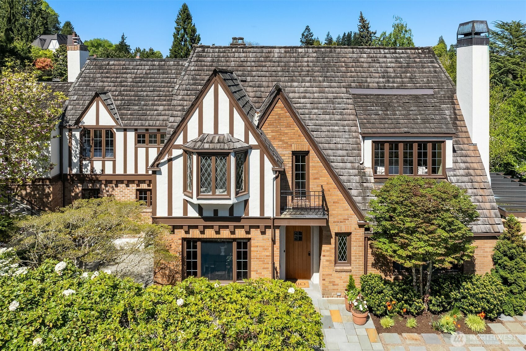 Property Photo:  4870 NE 39th Street  WA 98105 