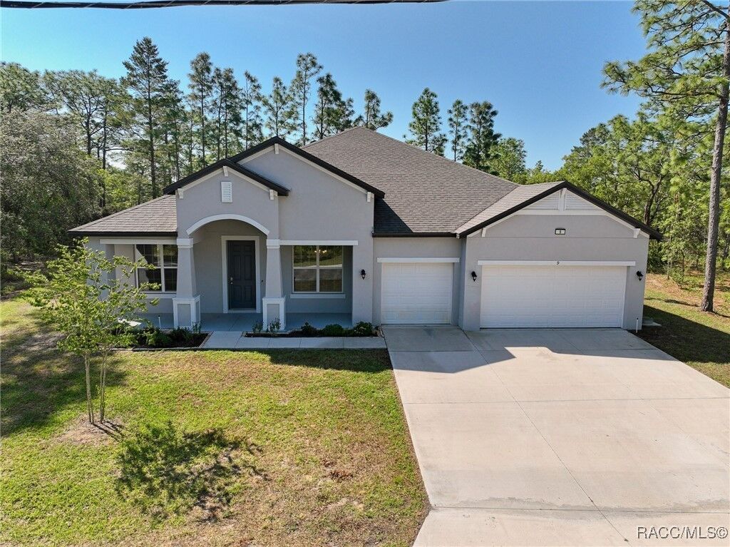 Property Photo: 9 Sanders Court E FL 34446