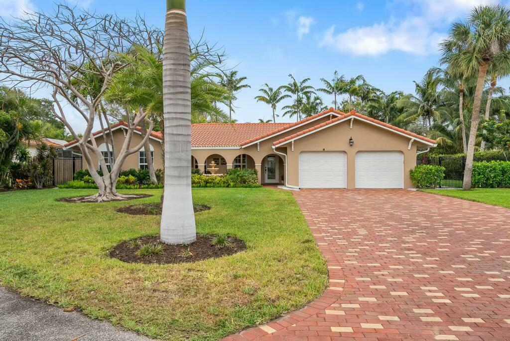Property Photo: 815 Canary Walk FL 33483
