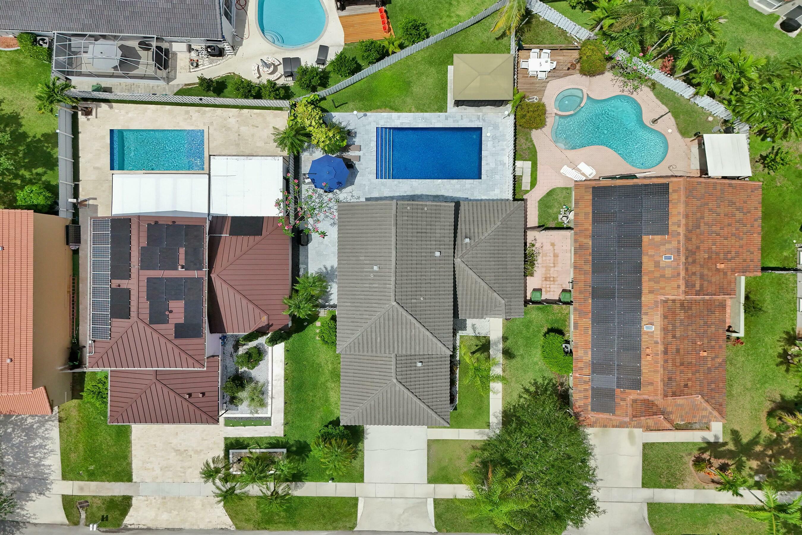 Property Photo: 1930 NW 180th Way FL 33029