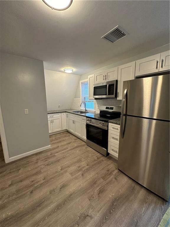 Property Photo: 158 Roger Williams Avenue 2nd Fl RI 02916