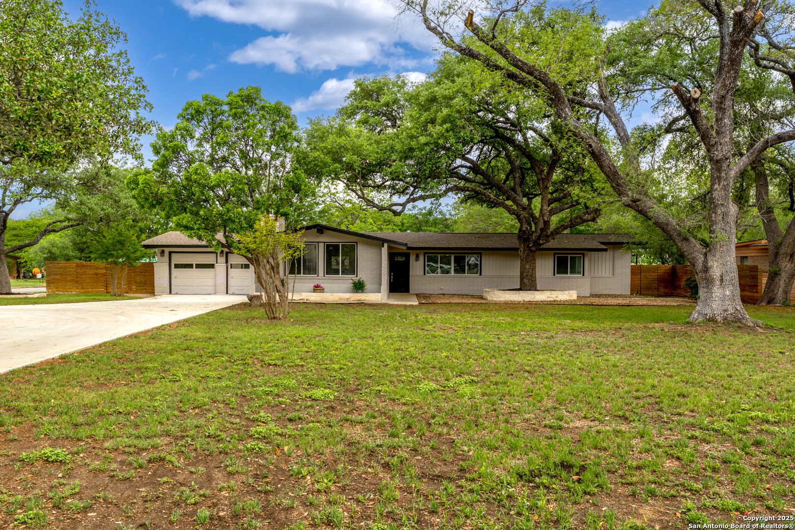 Property Photo: 111 Lemonwood TX 78213