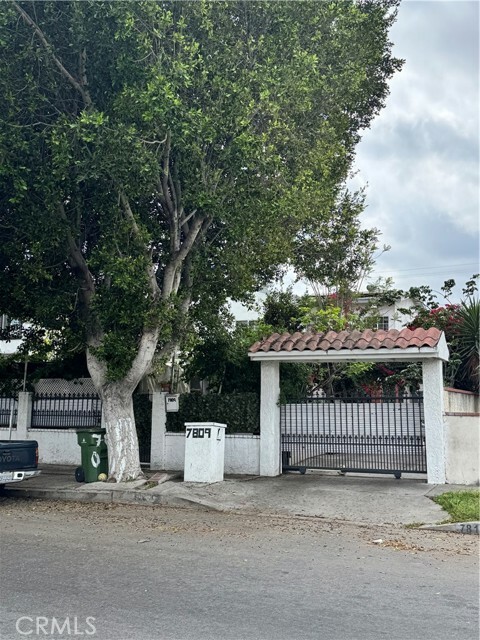 7809 Troost Avenue  North Hollywood CA 91605 photo