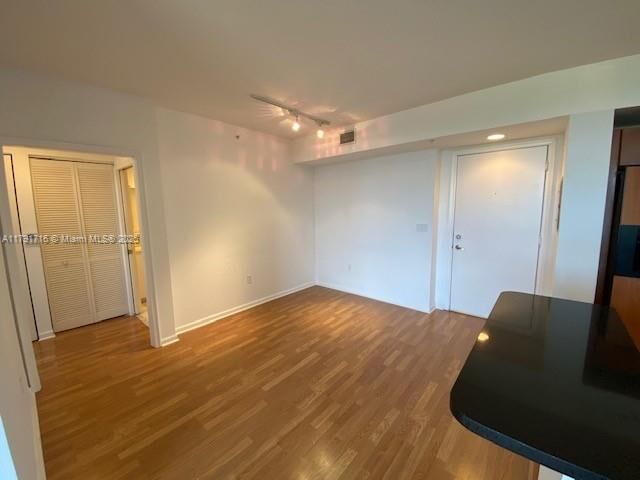 Property Photo: 2775 NE 187th St 311 FL 33180