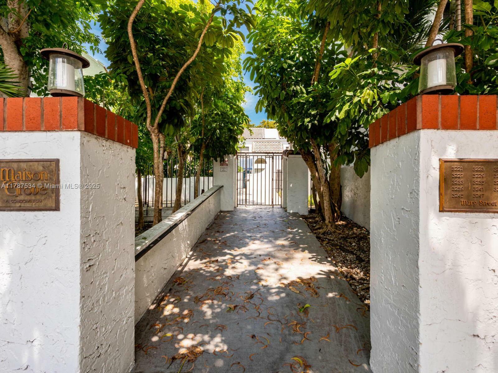 Property Photo: 3229 Mary St 2 FL 33133