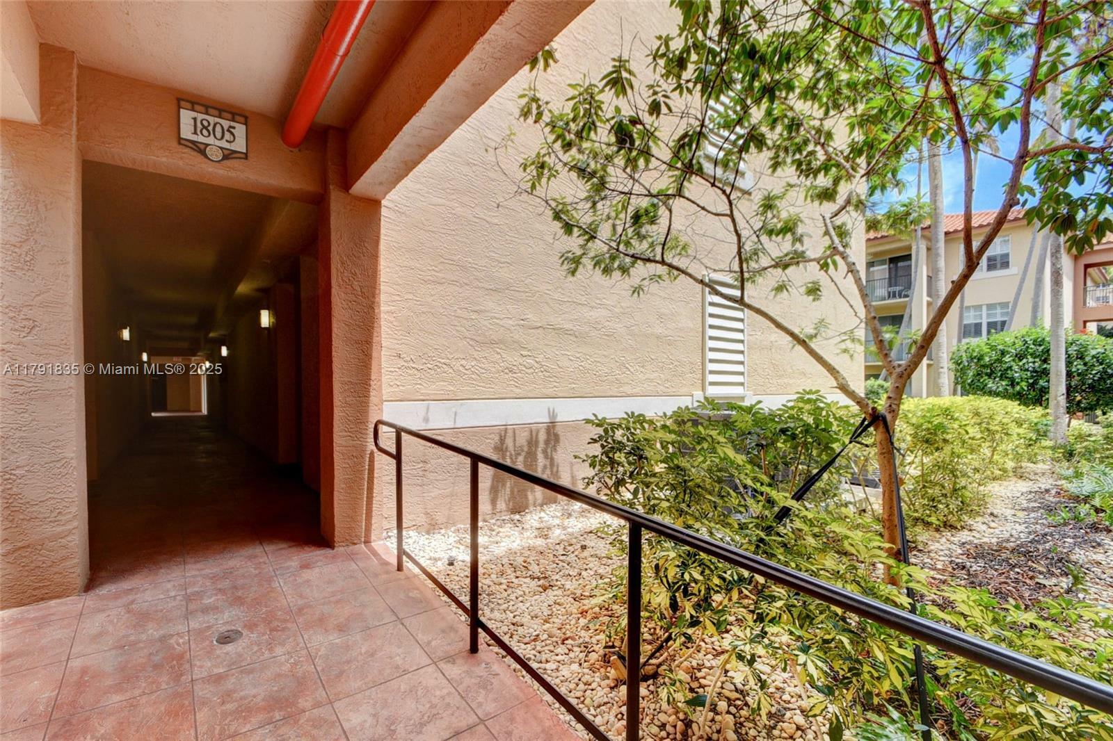 Property Photo: 1805 N Flagler Dr 119 FL 33407