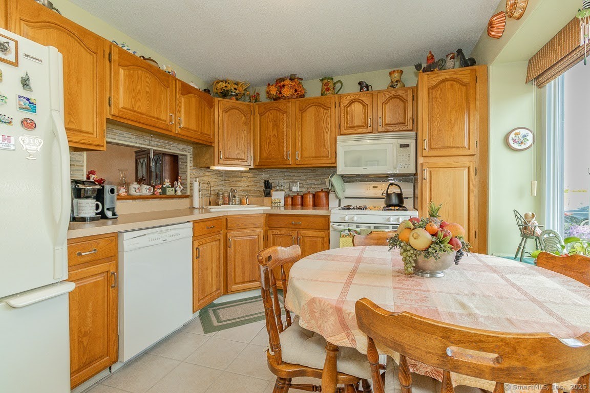 Property Photo: 43 Robin Brook Drive 43 CT 06111
