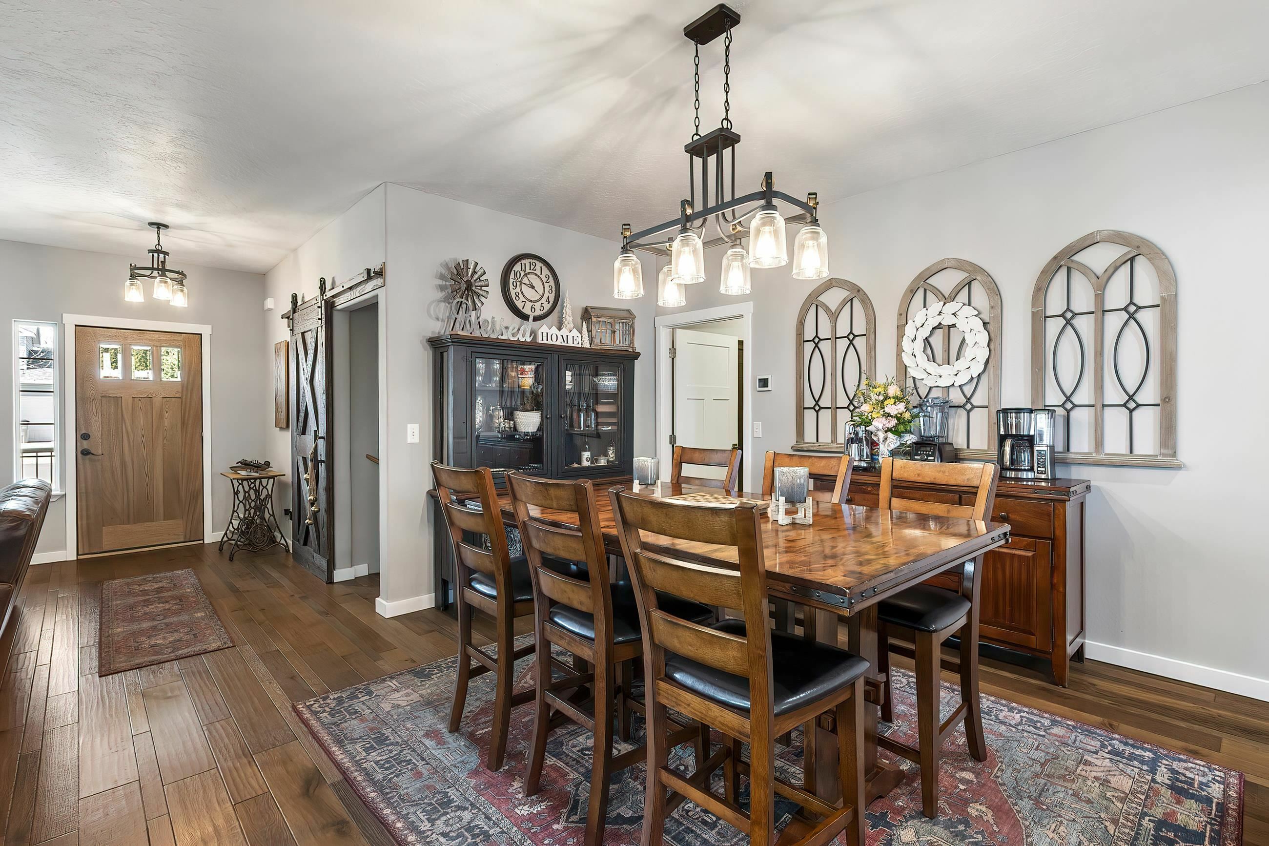 Property Photo: 810 E Angie Ave WA 99022